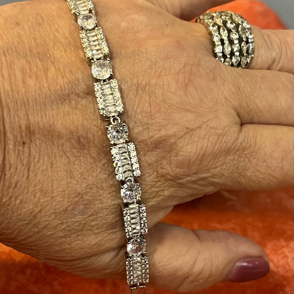 Gorgeous AAA CZ bracelet Size 7”! SPARKLE INTO THE HOLIDAYS!!! NWOT